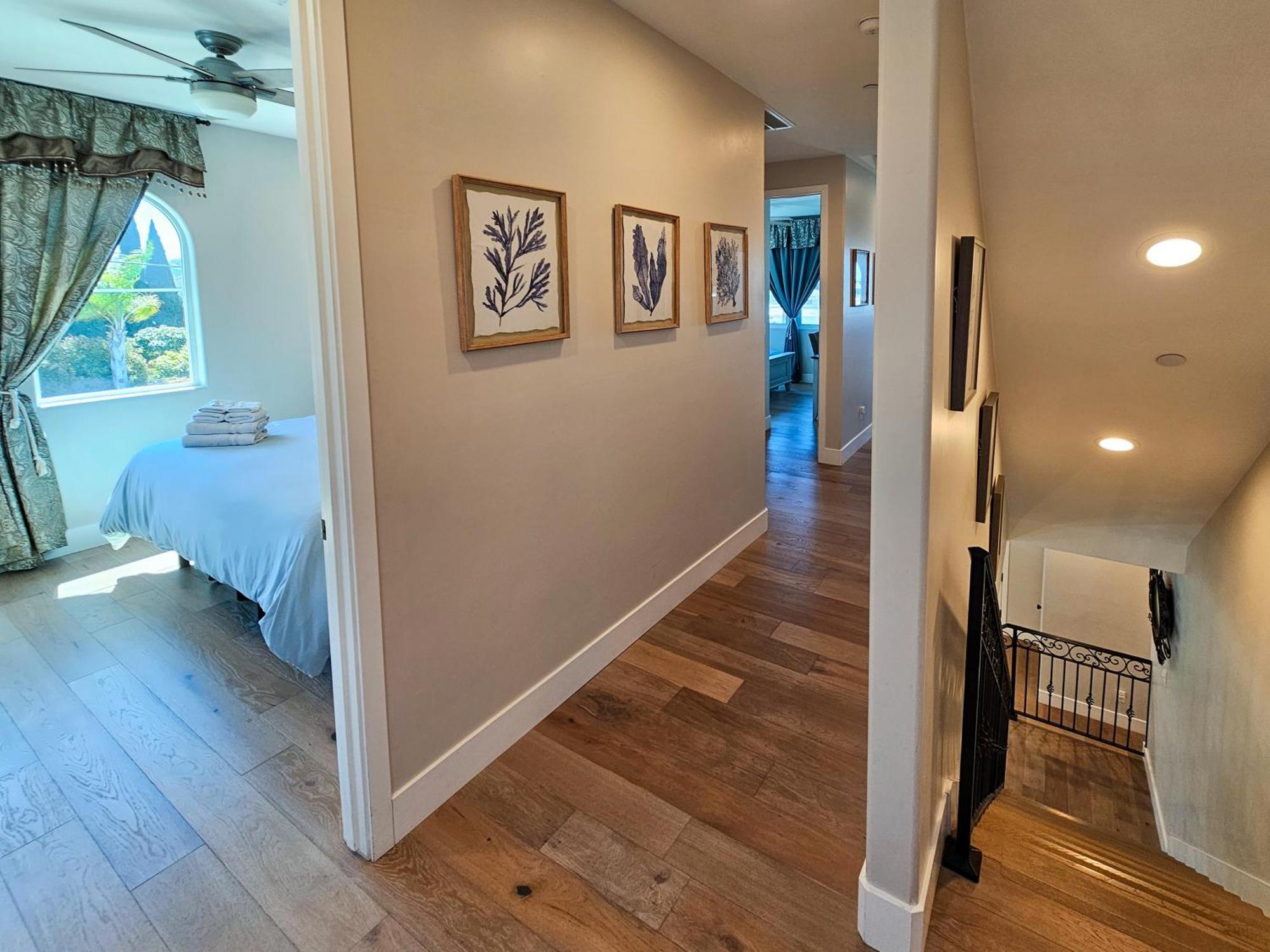 Modern Comfort, Prime Location, 360 Views, 4 Bedroom Entire House Casa vacanze